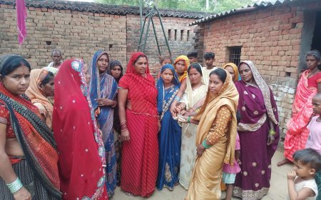 कृपाकृत वेलफेयर फाउंडेशन की ओर से विधवा महिला को दी गई आर्थिक मदद