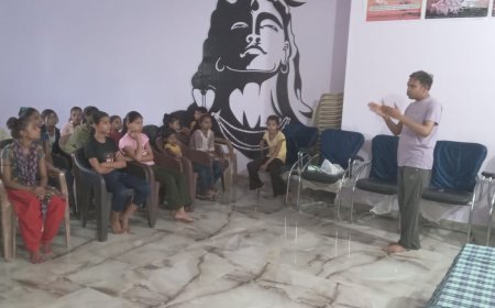 कला की असली नायक जनता है - वैद