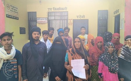 पानी की किल्लत से परेशान मुहल्लेवासियों ने उपजिलाधिकारी की खटखटाई चौखट