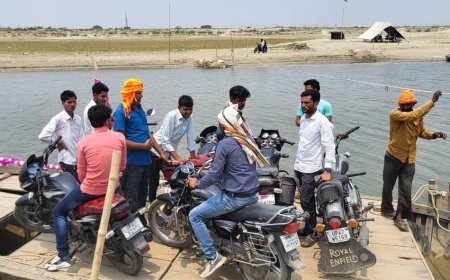 दो गांव को जोड़ने के लिए केवल नाव ही सहारा