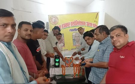 ग्रामीण पत्रकार एसोसिएशन के संस्थापक बाबू बालेश्वर की 37वीं पुण्यतिथि पर संगठन के पदाधिकारियों ने दी पुष्पांजलि