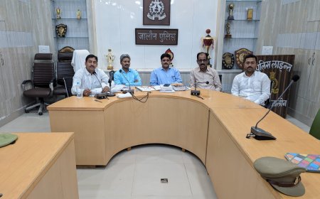 शासकीय अधिवक्ता रामलखन निरंजन ने नये कानून के बारे में पुलिस कर्मियों को दी जानकारी