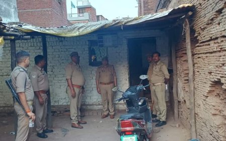 मिलावटी शराब बेचे जाने की सूचना पर प्रशासन हुआ सक्रिय, मारा छापा