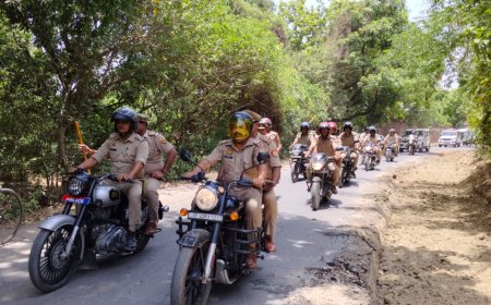 बकरीद त्यौहार के मद्देनजर क्षेत्राधिकारी व प्रभारी निरीक्षक की अगुवाई में निकली बाइक मार्च