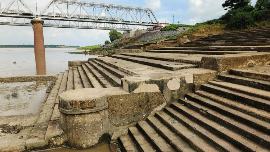 विधायक ने यमुना नदी के जीर्णशीर्ण घाटों को सुंदर बनाने की उठाई मांग