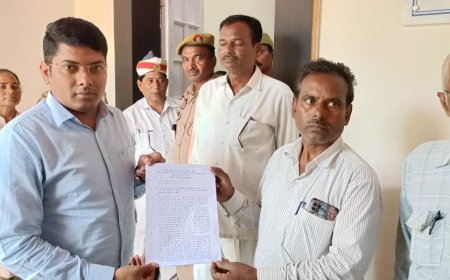 ठगी पीड़ित जमाकर्ता परिवार (तप जप) संगठन के जिलाध्यक्ष ने दिया डीएम को ज्ञापन