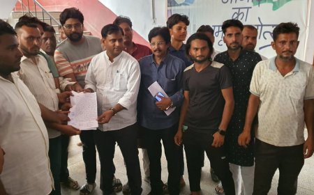 विद्युत कटौती को लेकर नायब तहसीलदार को लोगो ने दिया ज्ञापन