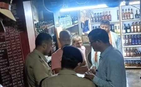 संयुक्त टीम ने दर्जन भर मदिरा की दुकानों में छापा मारकर की चैकिंग