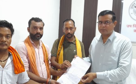 राष्ट्रीय राजमार्ग में गौवंशों की दुर्घटना में मौतों के मामले में हिंदूवादी संगठनों के कार्यकर्ताओं ने ज्ञापन सौंपा