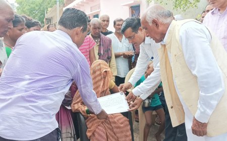 आकाशीय बिजली गिरने से मृतक चारवाहों को मिली 4-4 लाख रुपये की शासकीय मदद