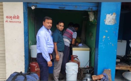 खाद्य सुरक्षा एवं औषधि प्रशासन की टीम ने विभिन्न स्थानों पर की छापेमारी