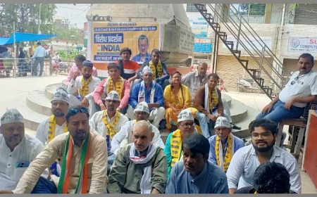 दिल्ली के मुख्यमंत्री केजरीवाल की अवैध गिरफ्तारी के विरोध में इंडिया गठबंधन ने किया प्रर्दशन