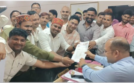 पांच सूत्रीय मांगों को लेकर पत्रकारों ने राष्ट्रपति को संबोधित जिलाधिकारी को दिया ज्ञापन