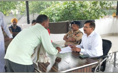 डीएम-एसपी की अध्यक्षता में आटा थाना में आयोजित हुआ संपूर्ण समाधान