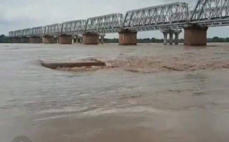 प्रशासन ने ली राहत की सांस  - यमुना नदी का जलस्तर घटकर 102.38 मीटर पहुंचा