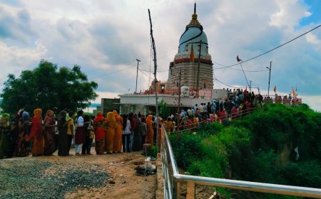 डांक कांवड़ के साथ-साथ अन्य कांवड़ियों ने किया बम भोले के जयकारों के साथ जलाभिषेक