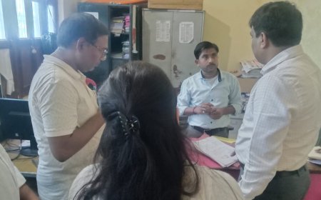 अपर जिलाधिकारी संजय कुमार ने नगर पालिका परिषद कोंच का किया निरीक्षण