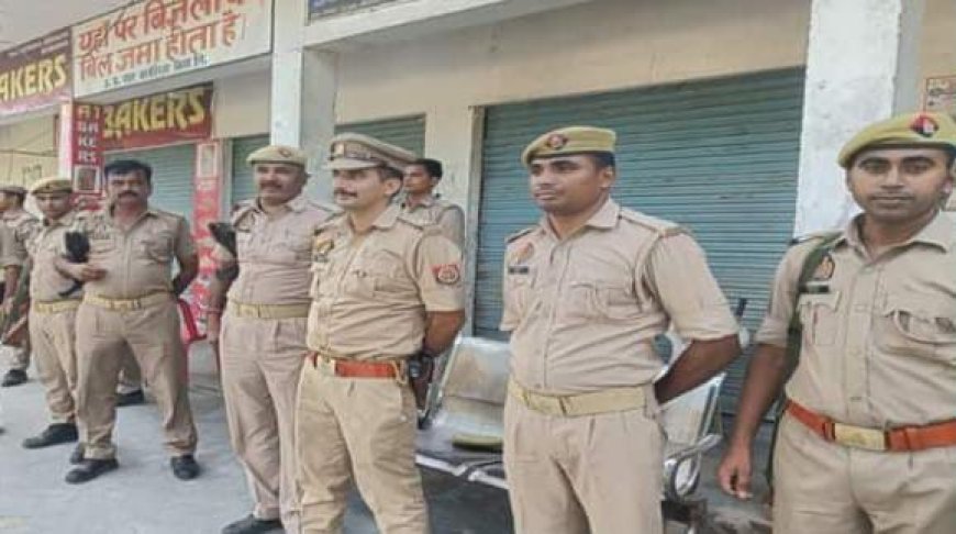 दुष्कर्म पीड़िता के गांव से लेकर अस्पताल तक पुलिस का कड़ा पहरा , जगह-जगह पुलिस के साथ लगाई गई है पीएसी