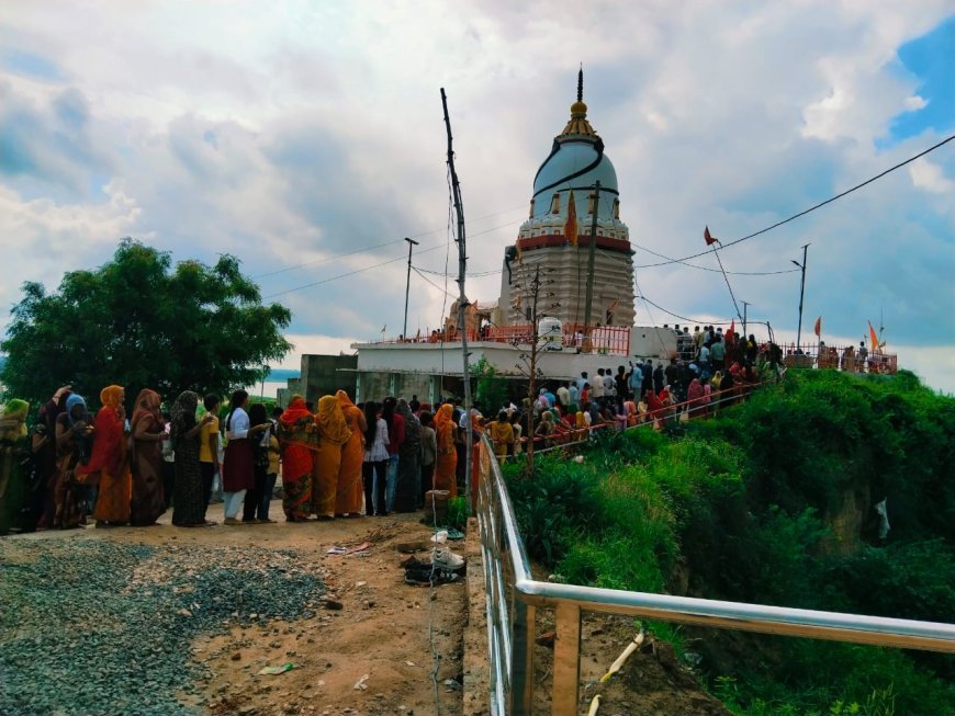 डांक कांवड़ के साथ-साथ अन्य कांवड़ियों ने किया बम भोले के जयकारों के साथ जलाभिषेक