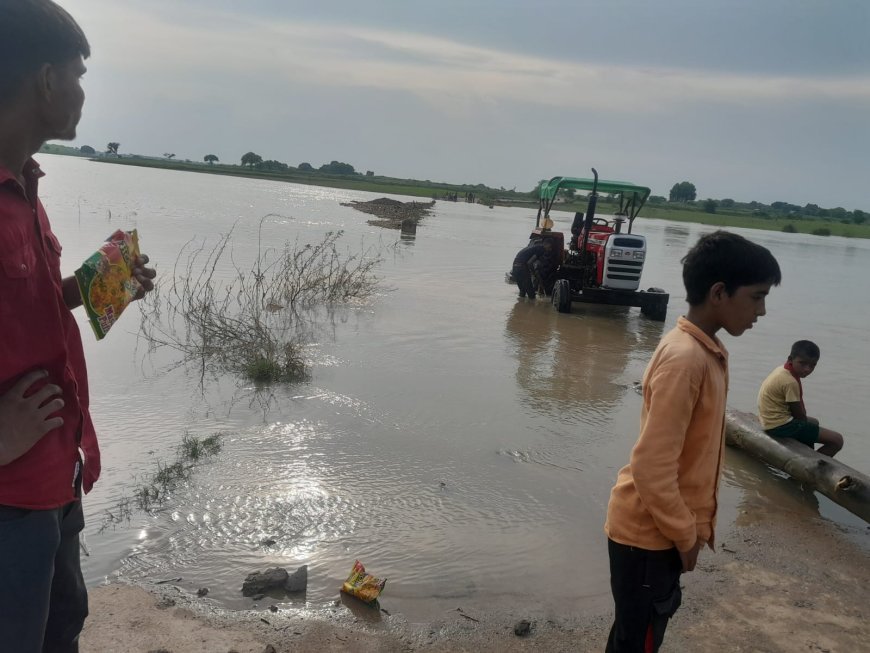 यमुना का जल स्तर आधा मीटर घटने से लोगों ने ली राहत की सांस, लेकिन खतरा अभी टला नहीं