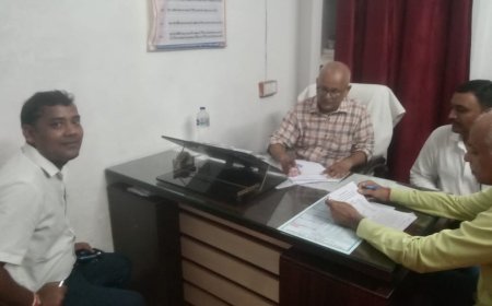 जर्जर परिषदीय स्कूलों की शांतिपूर्ण ढंग से हुई नीलामी