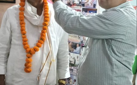 भोगनीपुर गरौठा संसद को पगड़ी पहनकर किया सम्मानित