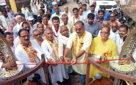 नगर में निकली भगवान विश्वकर्मा की भव्य शोभायात्रा