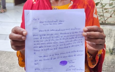 बाढ़ पीड़िता ने सरकारी मदद की एस डी एम से लगाई गुहार