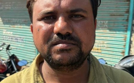 सरे बाजार बाइक पर टंगे एक लाख रुपये से भरा झोले को चोरी कर ले गए चोर