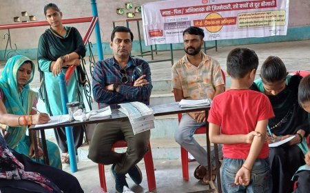 विद्यालय में बच्चों को लगाए गए दिमागी बुखार के टीके