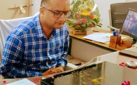 प्रभारी डीआईओएस से डीआईओएस बने डॉक्टर पवन कुमार तिवारी