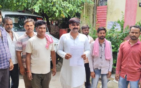 बाढ़ से क्षतिग्रस्त सलैया दबोह मार्ग को ठीक कराए जाने की एस डी एम से की मांग