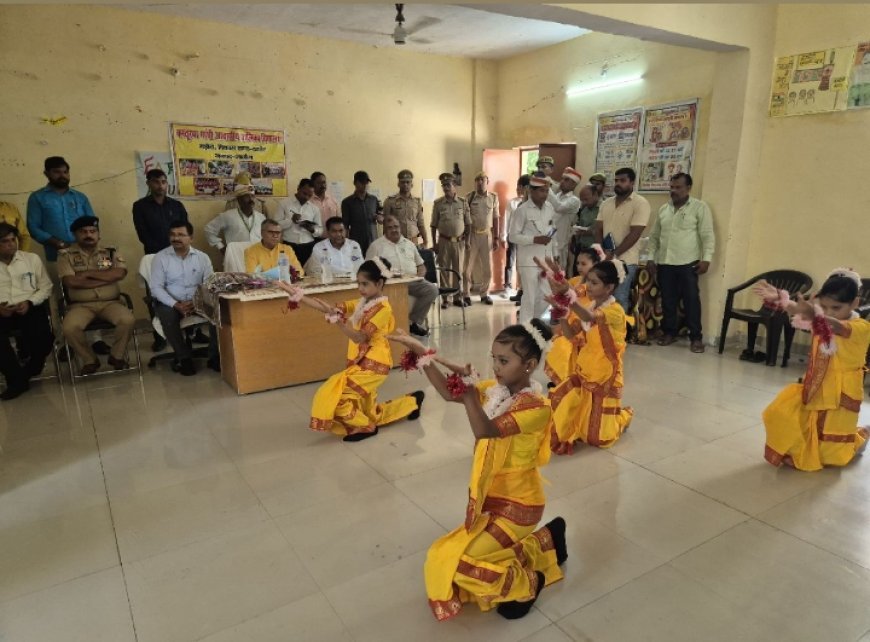 प्रभारी राज्य मंत्री ने कस्तूरबा गाँधी आवासीय बालिका विद्यालय मड़ोरा का किया औचक निरीक्षण