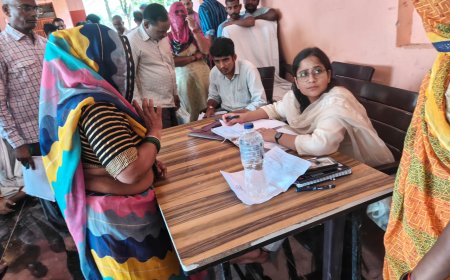 कोटेदार पर ग्रामीणों ने लगाए गंभीर आरोप,घटतौली की शिकायते सुनी- एसडीएम  ने