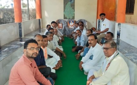 कांग्रेसियों ने राष्ट्र पिता व पूर्व प्रधानमंत्री की मनाई जयंती