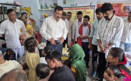 जिलाधिकारी ने गांधी जयंती पर विशाल आउटरीच हेल्थ कैप का किया शुभारंभ