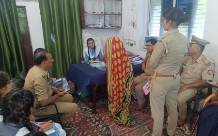 छात्रा बनी एक दिन की कोतवाल कुर्सी पर बैठकर सुनी फरियादियों की समस्याएं