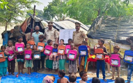 अपना स्कूल में वितरित किया गया पठन पाठन सामग्री