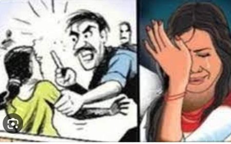 दहेज में कार ना लाने पर विवाहिता को मारपीट का घर से निकाला