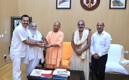 मुख्यमंत्री से मिलकर सौंपा नंदीग्राम उत्सव का आमंत्रण