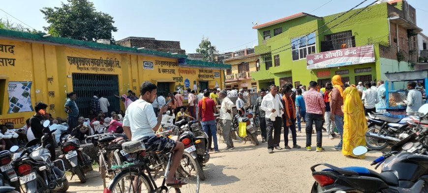 खाद की किल्लत से जूझ रहे किसान
