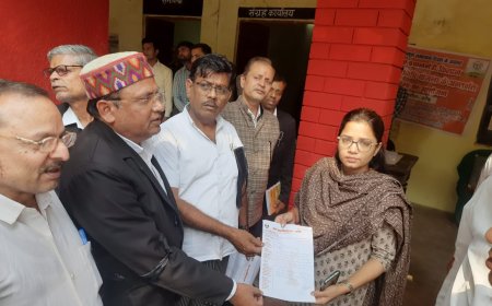 गाजियाबाद घटना को लेकर बक़ीलों ने काली पट्टी बांधकर जताया विरोध