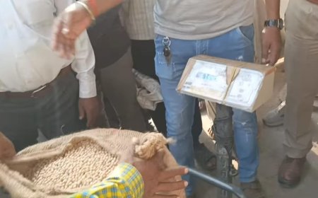 मंडी मे घट तौली का लूटा जा रहा किसानों को