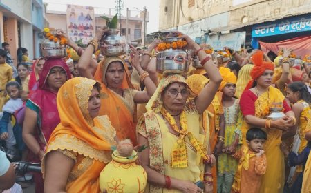 गाजे बाजे के साथ बड़ी ही धूमधाम से निकली श्रीमद भागगत कथा की कलश यात्रा