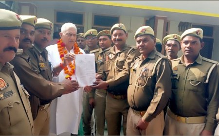 मुख्यमंत्री को सम्बोधित ज्ञापन पीआरडी जवानों ने  विधायक को सौपा