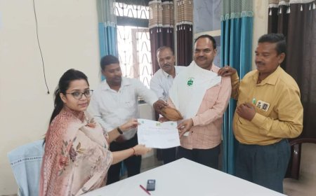 ई नेम दिवस पर उप जिलाधिकारी ने किसानों एवं व्यापारियों को किया सम्मानित