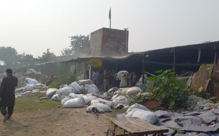 बिजली शार्ट सर्किट से कागज फैक्ट्री में लगी आग