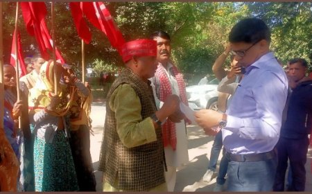 बिजली निजीकरण के विरोध में माकपा माले ने अतिरिक्त मजिस्ट्रेट को सौपा ज्ञापन