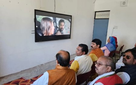 गोधरा कांड पर बनी फिल्म "द साबरमती रिपोर्ट" कोंच में दिखाई गई