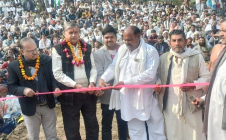 विशाल दंगल में पहलवानों ने कुश्ती लड़ कर हुनर दिखाया